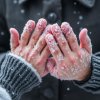 Синдром холодных конечностей: почему мерзнут руки и ноги и как с этим справиться