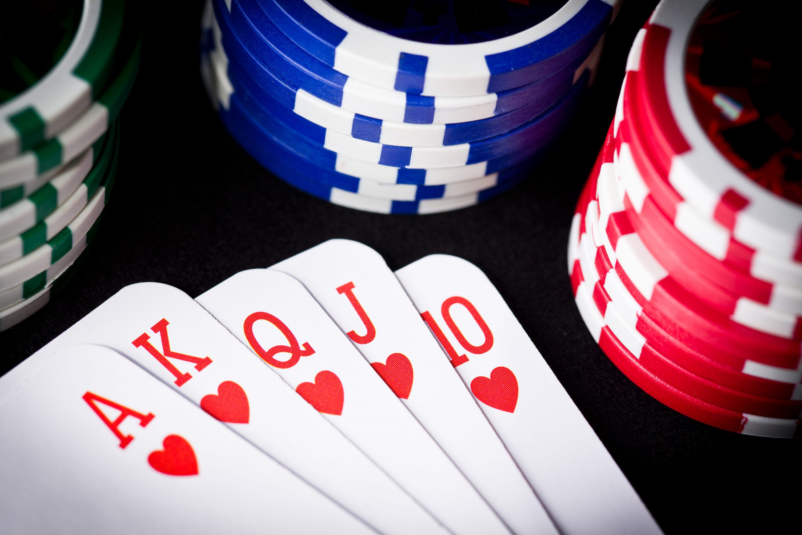 Игровая серия виртуальных развлечений онлайн-покер-рум Покерок — нюансы выбора